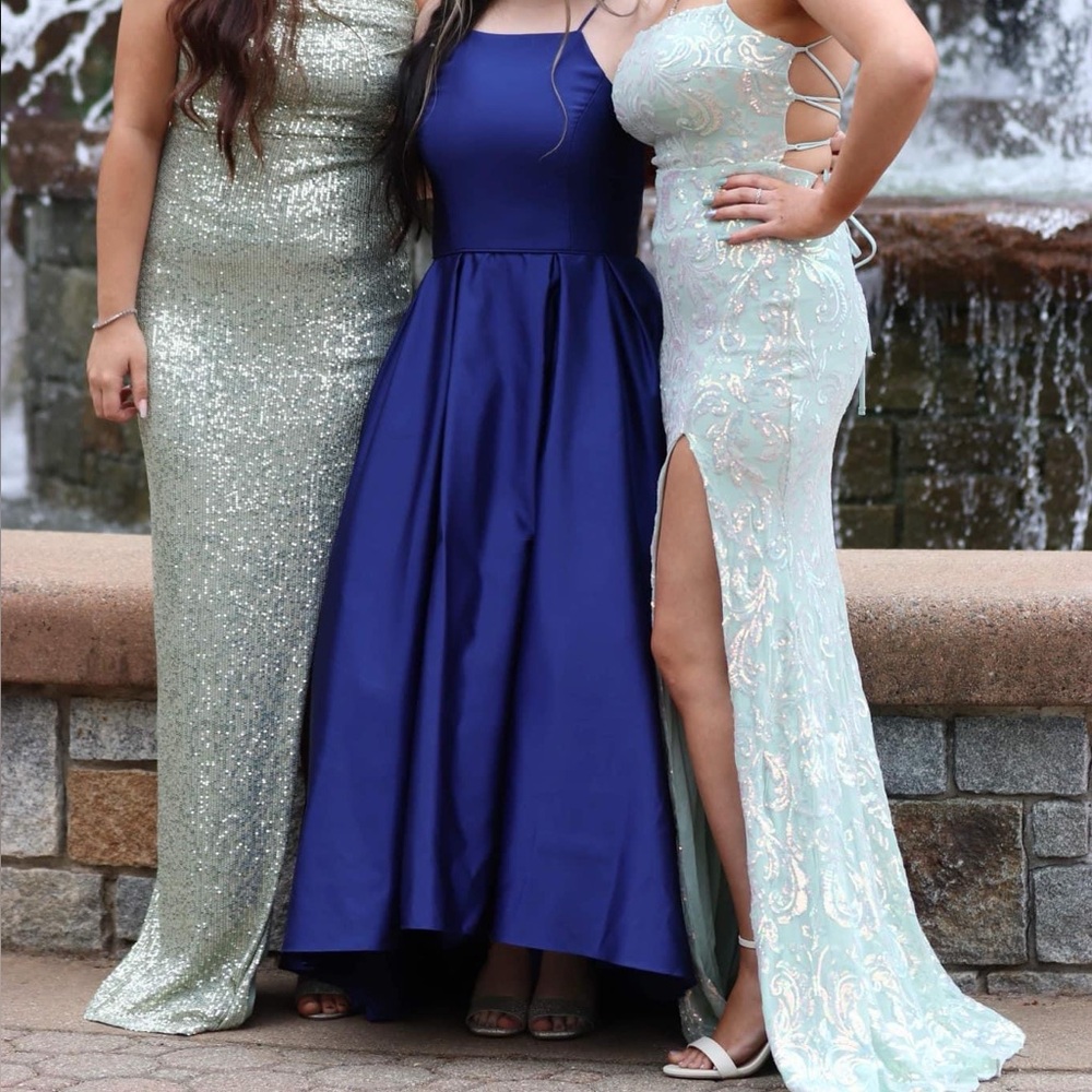 Windsor prom dress - Picture 3 of 3